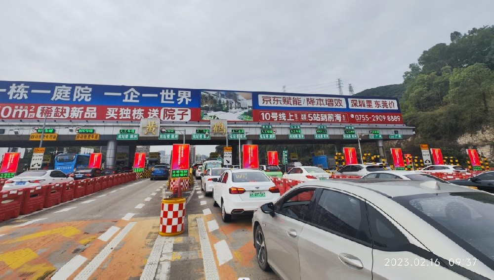 LED廣告機(jī)在媒體宣傳方面能讓廣告效果更加的生動